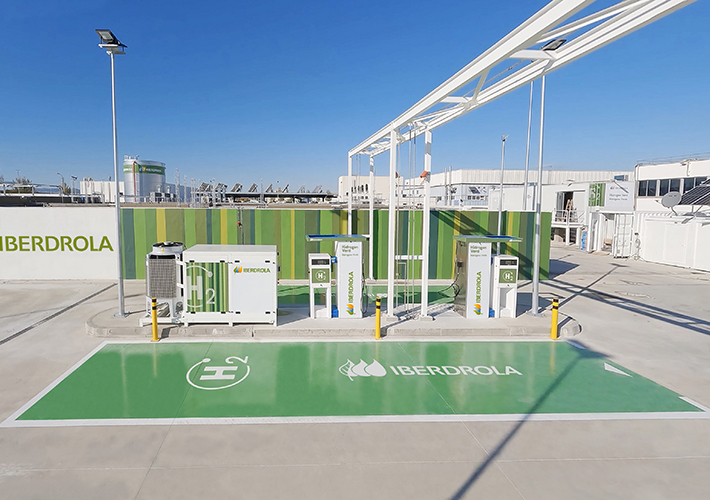 foto noticia La planta de hidrógeno verde de Iberdrola en la Zona Franca de Barcelona es la primera de España en ser certificada.